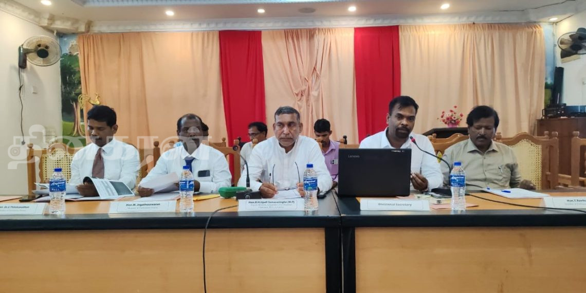 மேய்ச்சல் தரைக்கு அனுமதி இல்லை – மக்கள் கடும் விசனம்.!