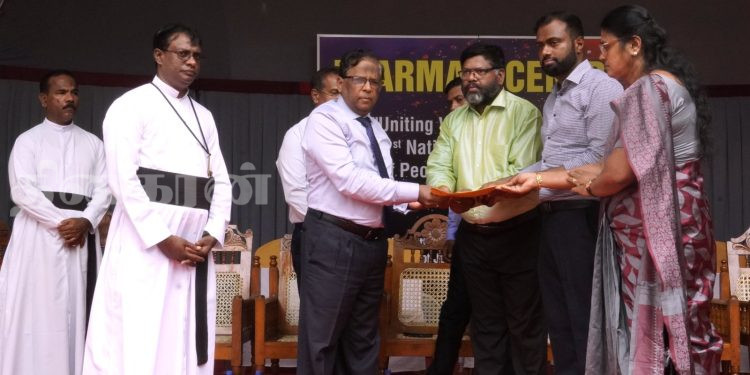 வடக்கில் சில அதிகாரிகளுக்கு ஏழைகளின் குரல் கேட்காத நிலைமை – ஆளுநர் வேதனை.!