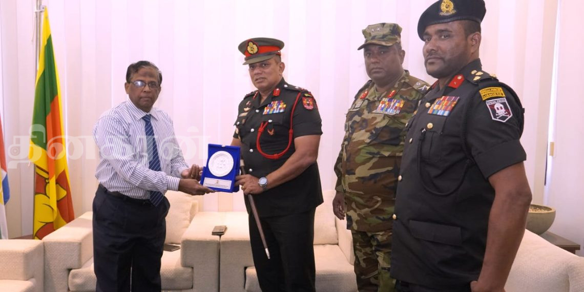 வடக்கு ஆளுநருக்கும் புதிதாக கடமையேற்ற இராணுவ தளபதிக்கும் இடையே சந்திப்பு!