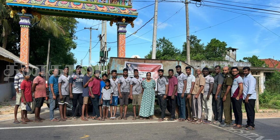 யாழில் தன்னார்வ ரீதியாக ஒன்று சேர்ந்த இளைஞர்களின் முன்மாதிரியான செயல்- படங்கள் இணைப்பு!!