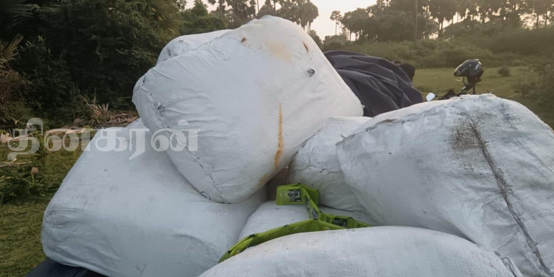 வேலணையில் பெருமளவான பூச்சி கொல்லி மருந்து போத்தல்களுடன் நால்வர் கைது!