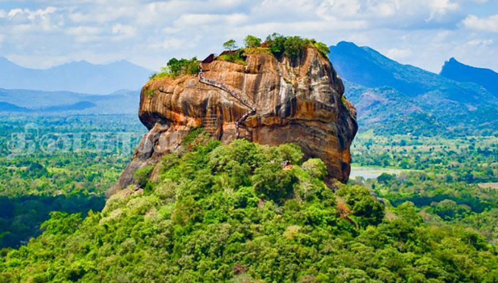 பௌர்ணமி இரவில் சீகிரியாவைப் பார்வையிடலாம்!
