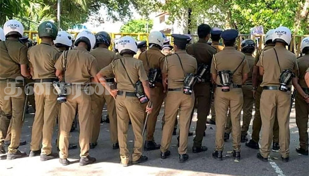 குற்றவாளிகளுக்குச் சொந்தமான துப்பாக்கிகளை பறிமுதல் செய்த பொலிஸார்!