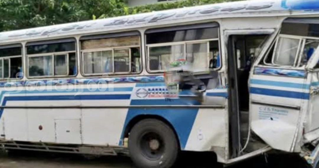 ஒன்றுடன் ஒன்று மோதிய பேருந்துகள்; பலர் வைத்தியசாலையில் அனுமதி.!