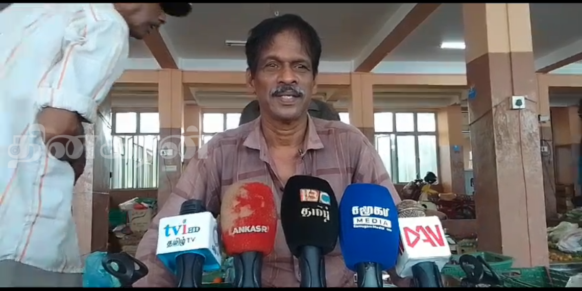 பருத்தித்துறை மரக்கறி சந்தை வியாபாரிகள் அதிருப்தி.!