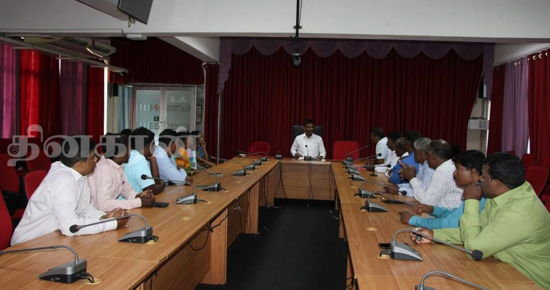 கிளிநொச்சியில் கடமையாற்றும்  அதிபர் ஆசிரியர்களின்  பாதுகாப்பை உறுதிப்படுத்துமாறு கோரி மகஜர் கையளிப்பு!