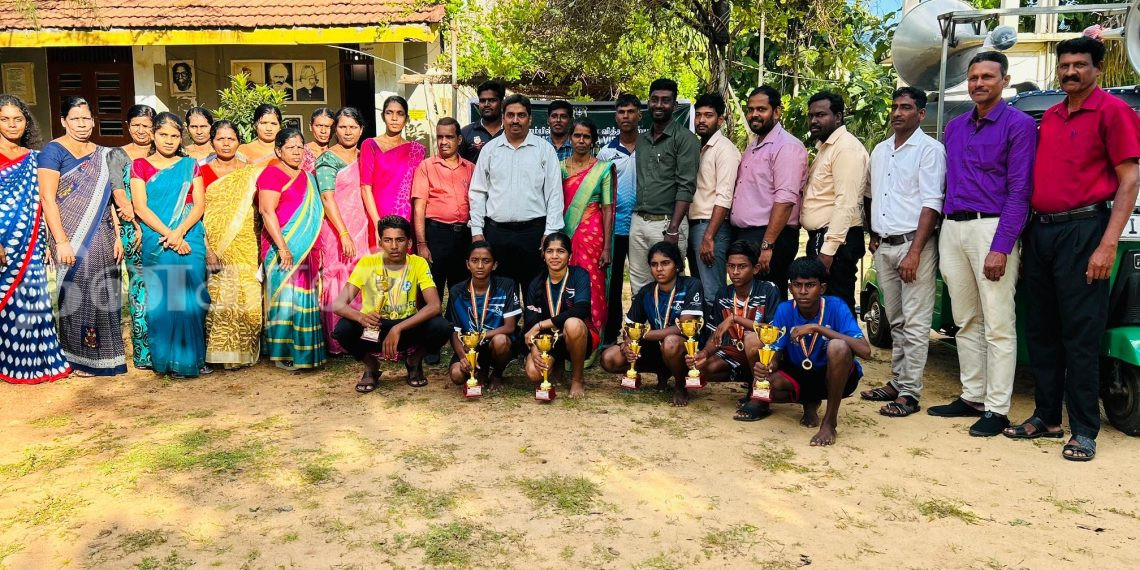 அளம்பில் றோ.க மகாவித்தியாலய மாணவர்களின் மரதன் ஓட்டப் போட்டி.! (சிறப்பு இணைப்பு)