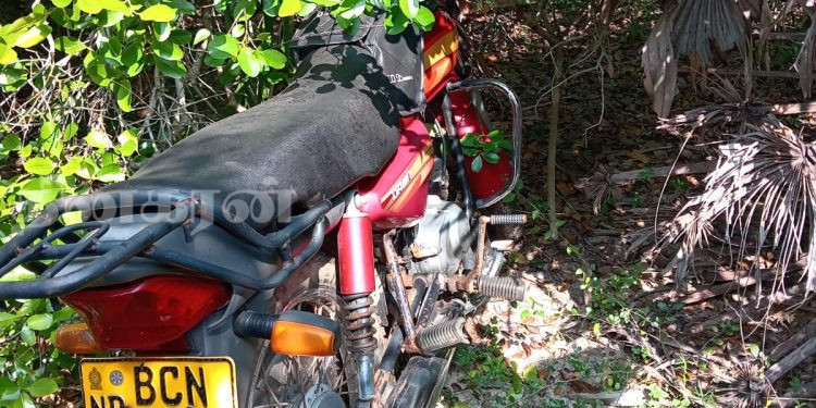 காணாமல் போன உந்துருளி காட்டுப் பகுதியில் இருந்து மீட்பு.!