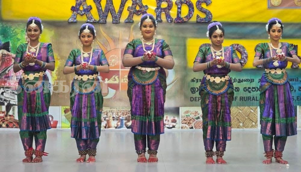 சாதனை படைத்த கிழக்கு மாகாண கைப்பணியாளர்களுக்கான விருது வழங்கும் நிகழ்வு.! (சிறப்பு இணைப்பு)