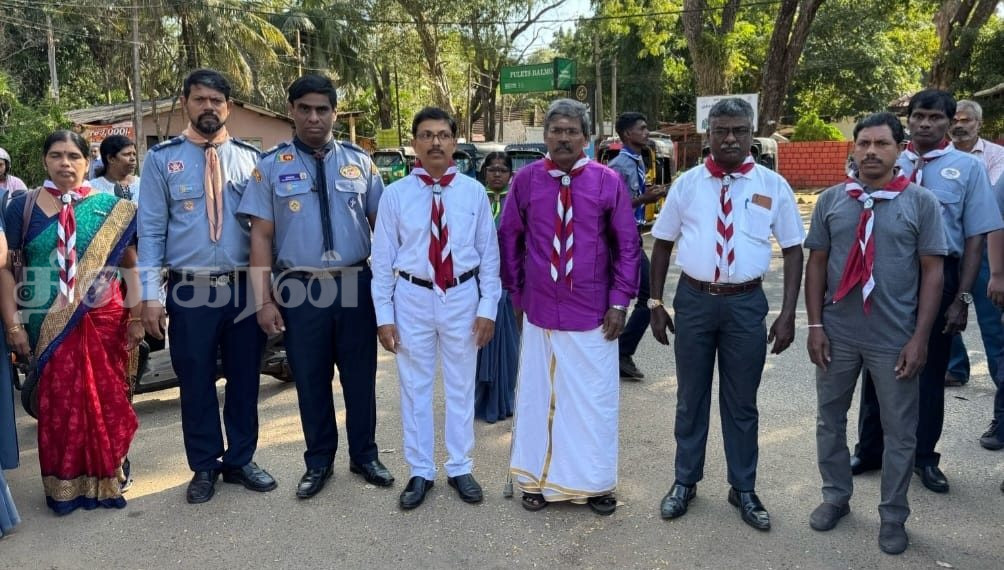 வவுனியாவிலுள்ள புகையிரத நிலையங்களை அழகுபடுத்தும் சாரணர்கள்.!