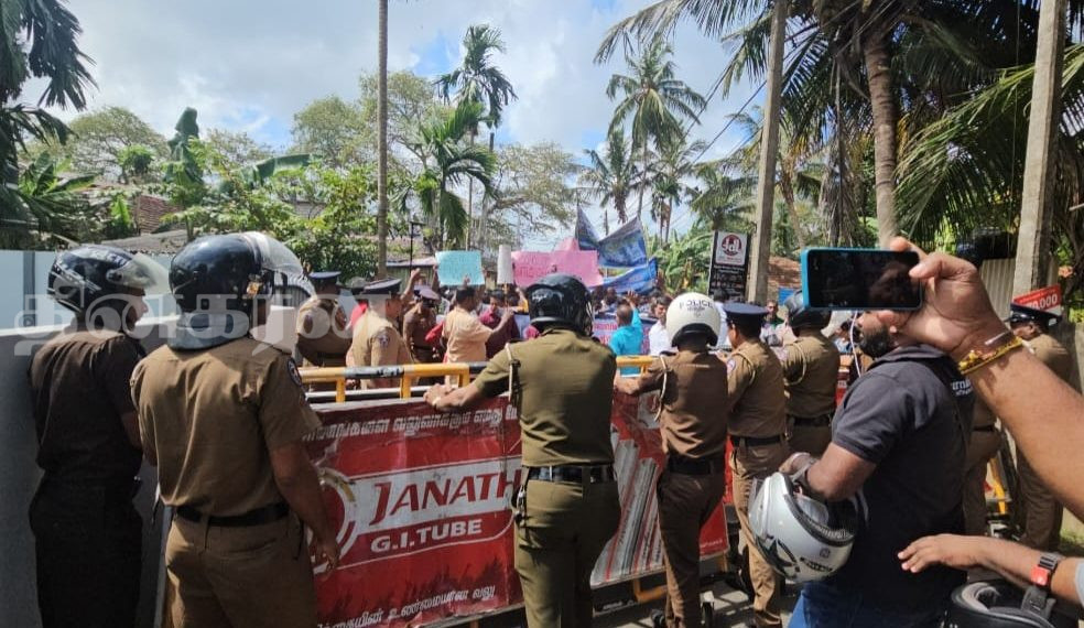 யாழில் முன்னெடுக்கப்பட்ட மீனவர்களின் போராட்டம்.! – 2ம் இணைப்பு