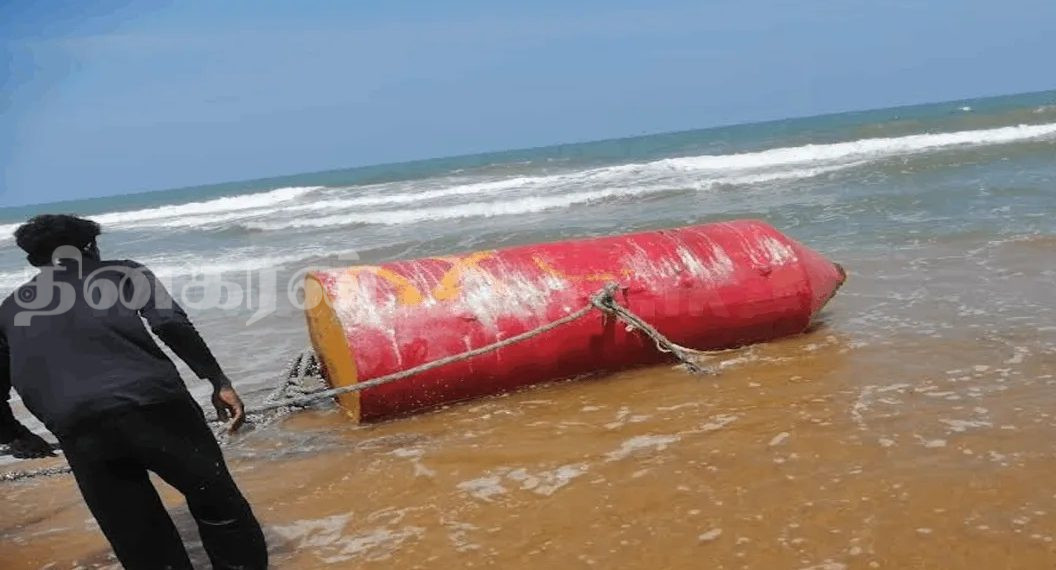 கரையொதுங்கிய நிலையில் போயா என அழைக்கப்படும் பாரிய கொள்கலனொன்றை மீட்டு!