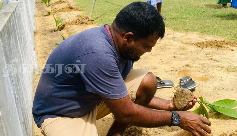 மட்டுவில் மோகனதாஸ் சனசமூக நிலையத்தில் மரம் நாட்டு விழா.! (சிறப்பு இணைப்பு)