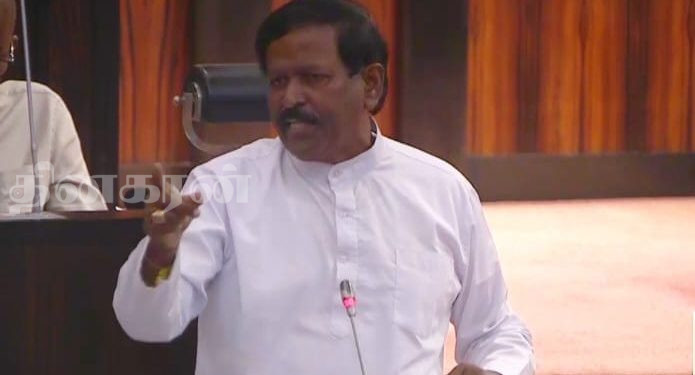 வடபகுதி மீனவர்களின் வாழ்வாதாரத்தை சுரண்டும் இந்திய இழுவைப் படகுகளை கட்டுப்படுத்துக.!