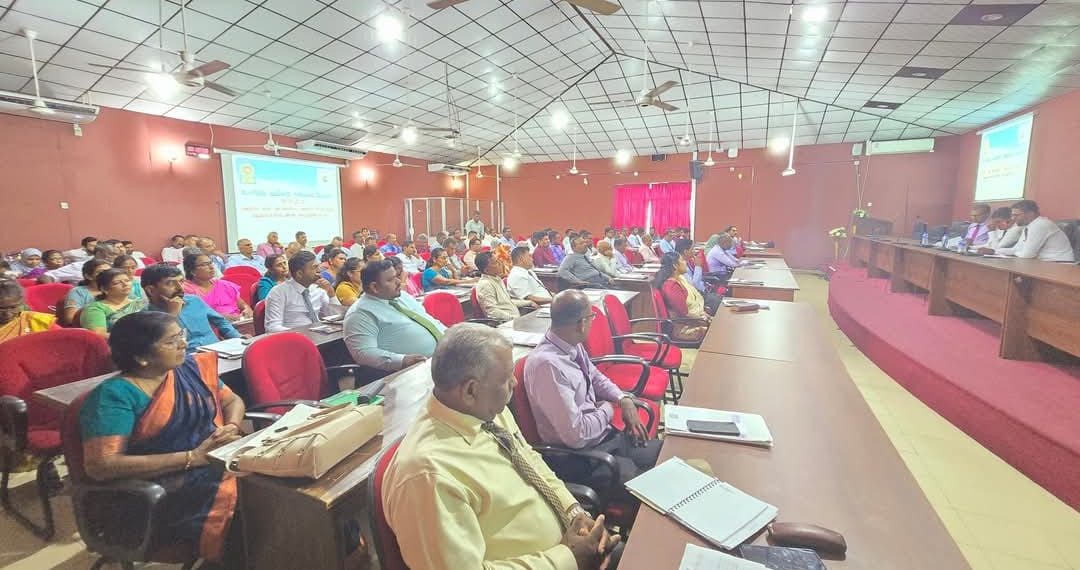 அஞ்சல் மூல வாக்களிப்பு அத்தாட்சிப்படுத்தும் அலுவலர்களுக்கான செயலமர்வு!
