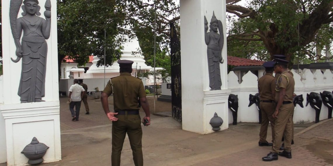 யாழில் பின் கதவால் வெளியேறிய நீதி அமைச்சர்!