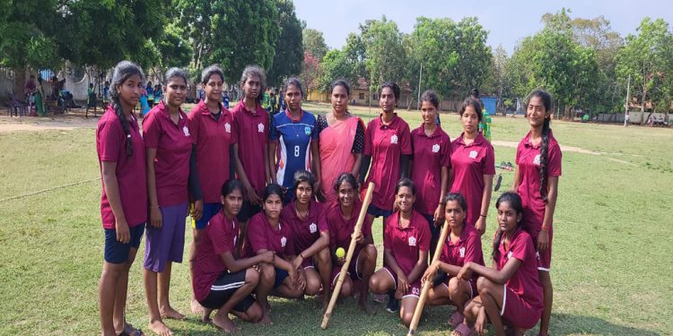 வலய மட்ட பெண்களுக்கான எல்லே போட்டியில் கிளிநொச்சி புனித திரேசா பெண்கள் கல்லூரி அணி சம்பியன்.!