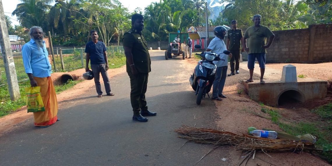 வவுனியாவில் பிரதமரின் வருகையை முன்னிட்டு பொது சுகாதார பரிசோதகர்கள் திடீர் சோதனை