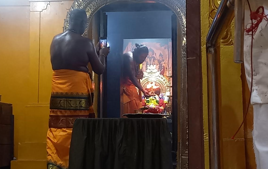 வவுனியா ஆலயங்களில் இடம்பெற்ற புதுவருட சிறப்பு வழிபாடுகள்.!