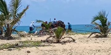 உழவு இயந்திரத்தைக் கொண்டு கரைவலை இழுப்பதற்கு அனுமதி கோரி இரகசிய கடிதம்; மீனவர்களிடையே முறுகல் நிலை.!