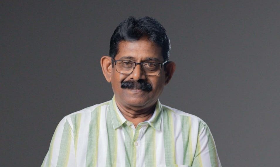 தேங்காய் உற்பத்தியில் பாரிய வீழ்ச்சி; வெள்ளை ஈயைக் கட்டுப்படுத்துவதில் அரசு அசமந்தம்.!