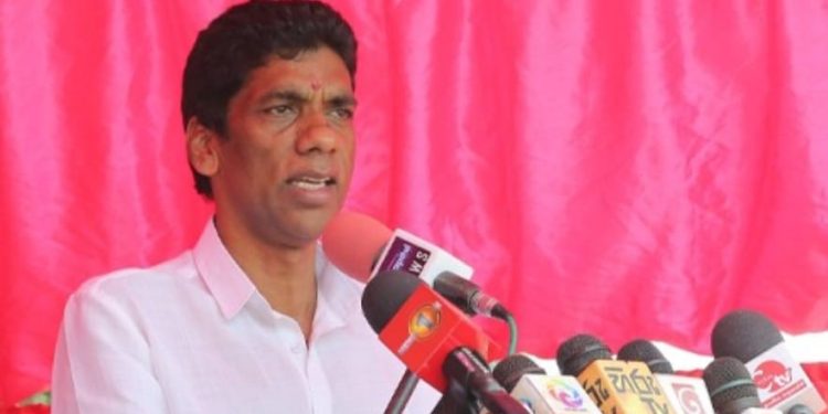 மதுபானசாலைகள், எரிப்பொருள் நிரப்பு நிலையங்கள் வைத்திருப்போரை ஊழல்வாதிகள் எனக் கூறி விசாரனை.!