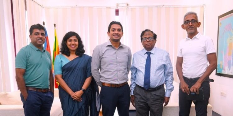 வடக்கு ஆளுநருடன் பிரதி அமைச்சர் பல விடயங்கள் குறித்து கலந்தாய்வு.!
