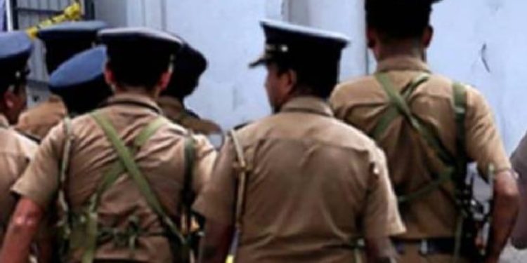 யாழில் இளைஞனின் வீட்டை சோதனையிட்ட பொலிசாருக்கு காத்திருந்த அதிர்ச்சி..!
