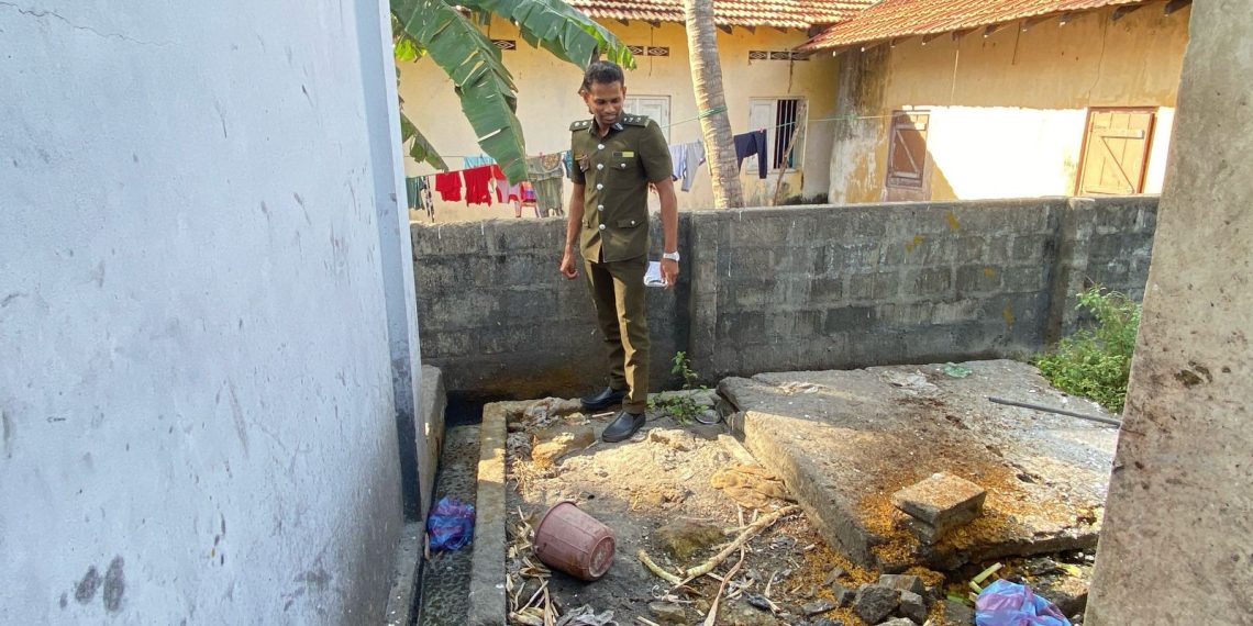 மன்னார் சுகாதார வைத்திய அதிகாரி பிரிவில் உள்ள உணவகங்களில் திடீர் சோதனை- உணவகம் ஒன்றுக்கு சீல்!