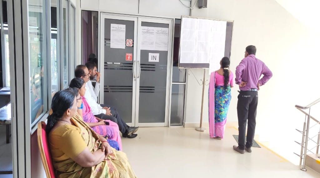 கிளிநொச்சி மாவட்ட உள்ளூராட்சி சபைத் தேர்தலுக்கான தபால் மூல வாக்களிப்பு.!