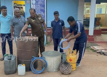 வவுனியா ஓமந்தையில் கசிப்பு உற்பத்தி நிலையம் பொலிஸாரால் முற்றுகை!!