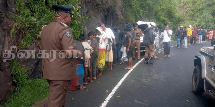 ஹப்புத்தளையில் வேன் வீதியை விட்டு விலகி விபத்து!