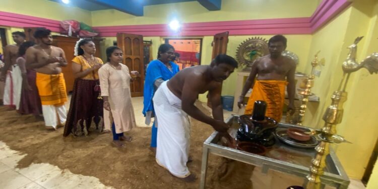 மட்டக்களப்பு மாமாங்கேஸ்வரர் ஆலய மூன்றாவது நாள் எண்ணெய்க்காப்பு சாத்தும் நிகழ்வு.!