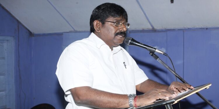 செம்மணியில் அரசியல்வாதிகள் சிலரை வெளியேற்ற முற்பட்டது இழிசெயல்.!