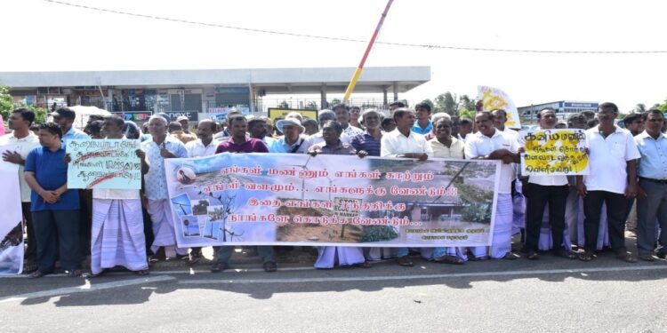 காற்றாலை மின் உற்பத்தி, கனிய மணல் அகழ்வுக்கு எதிராக ஒன்றுதிரண்ட ஆயிரக்கணக்கான மக்கள்.! (2ம் இணைப்பு)