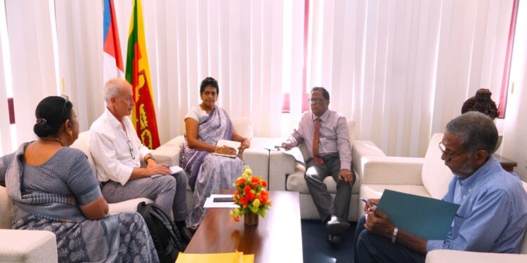 வட மாகாண ஆளுநருக்கும் இலங்கை ஏதிலிகள் மறுவாழ்வு நிறுவனத்தினருக்கும் இடையிலான கலந்துரையாடல்.!