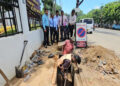 யாழ். மாவட்ட செயலகத்திற்கு அருகாமையில் உள்ள கால்வாய்கள் சுத்தம் செய்யும் நடவடிக்கை முன்னெடுப்பு.!
