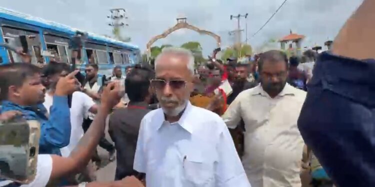 துரோகியே வெளியேறு – செம்மணியில் இருந்து விரட்டியடிக்கப்பட்ட சிவஞானம்.!