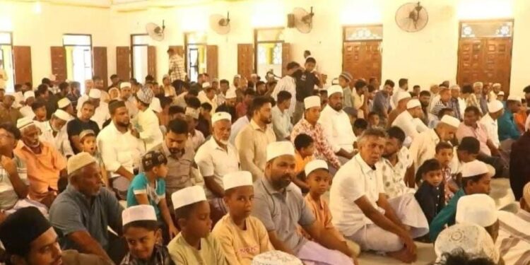 மன்னாரில் சிறப்பாக இடம்பெற்ற ஹஜ் பெருநாள் தொழுகை.!