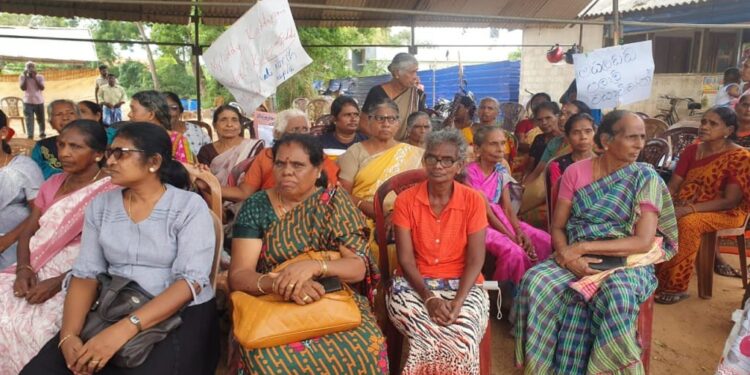 காணிகளை விடுவிக்கக் கோரி தொடரும் போராட்டம்..!