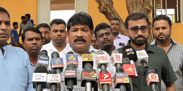 எம்மைத் தூற்றியவர்களுக்கு எம் மீது திடீர் காதல்! – அமைச்சர் சந்திரசேகர் தெரிவிப்பு