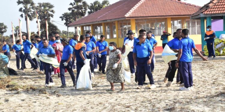 மன்னாரில் பல்வேறு கடற்கரையோரங்களில் கிளீன் ஸ்ரீலங்கா வேலைத்திட்டம் முன்னெடுப்பு.!