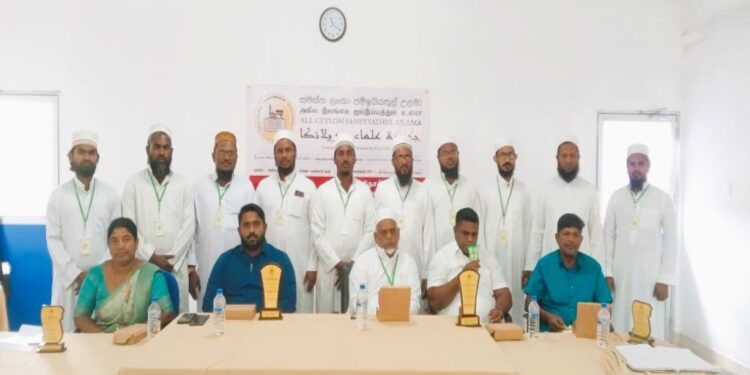 மன்னார் நகர சபை மற்றும் பிரதேச சபையின் தவிசாளர்கள், உப தவிசாளர்கள் கௌரவிப்பு.!