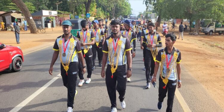 தேசிய விளையாட்டு விழாவில் மூன்றாம் இடத்தினை பெற்ற வட மாகாண வீரர்களை வரவேற்கும் நிகழ்வு.!