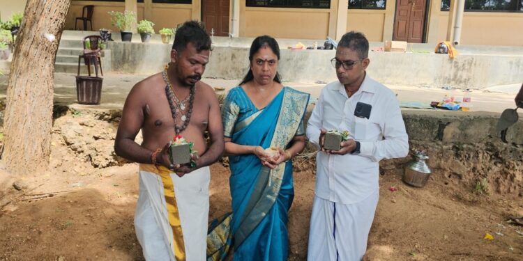 சிவலிங்கத்தை பிரதிஷ்டை செய்வதற்கான கட்டடத்திற்கான அடிக்கல் நாட்டல்.!