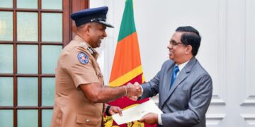 இலங்கையின் 37 ஆவது பொலிஸ்மா அதிபராக பிரியந்த வீரசூரிய நியமனம்.!
