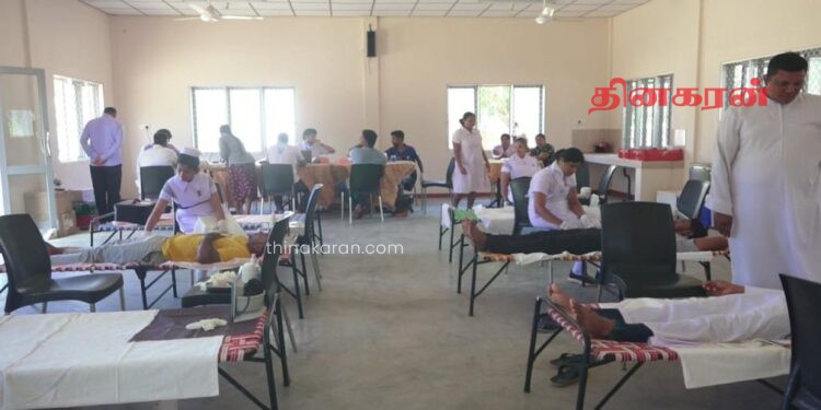 நானாட்டான் டிலாசால் கல்லூரியின் ஆண்டு நிறைவையொட்டி இடம்பெற்ற குருதிக் கொடை முகாம்!
