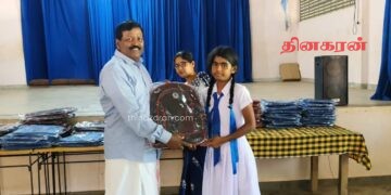 முல்லைக் கல்வி விருட்சம் அகில உலக நண்பர்கள் அமைப்பினால் மாணவர்களுக்கு புத்தகப்பைகள் வழங்கி வைப்பு!