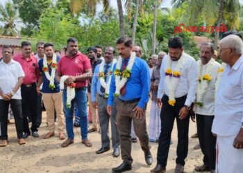 சின்னக்குளம் வீதிக்கு காப்பற் இடும் பணி ஆரம்பம்.!