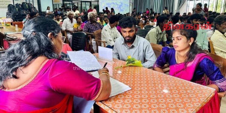 முல்லைத்தீவில் நடமாடும் சேவை; பெருமளவான மக்கள் பங்கேற்பு!